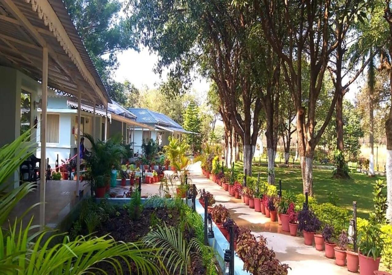 Greendale Resort Pachmarhi Exterior photo