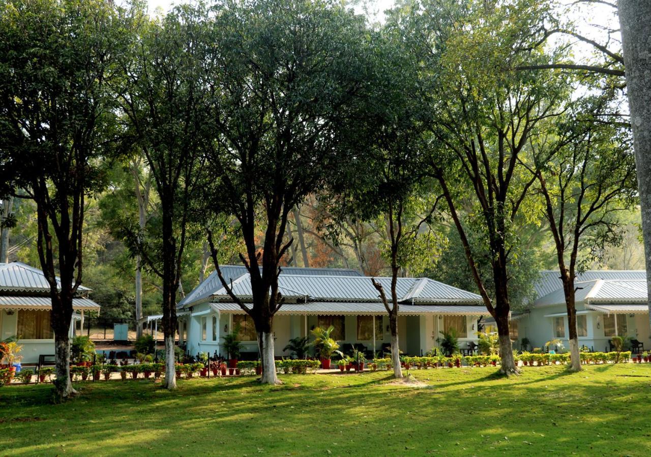 Greendale Resort Pachmarhi Exterior photo