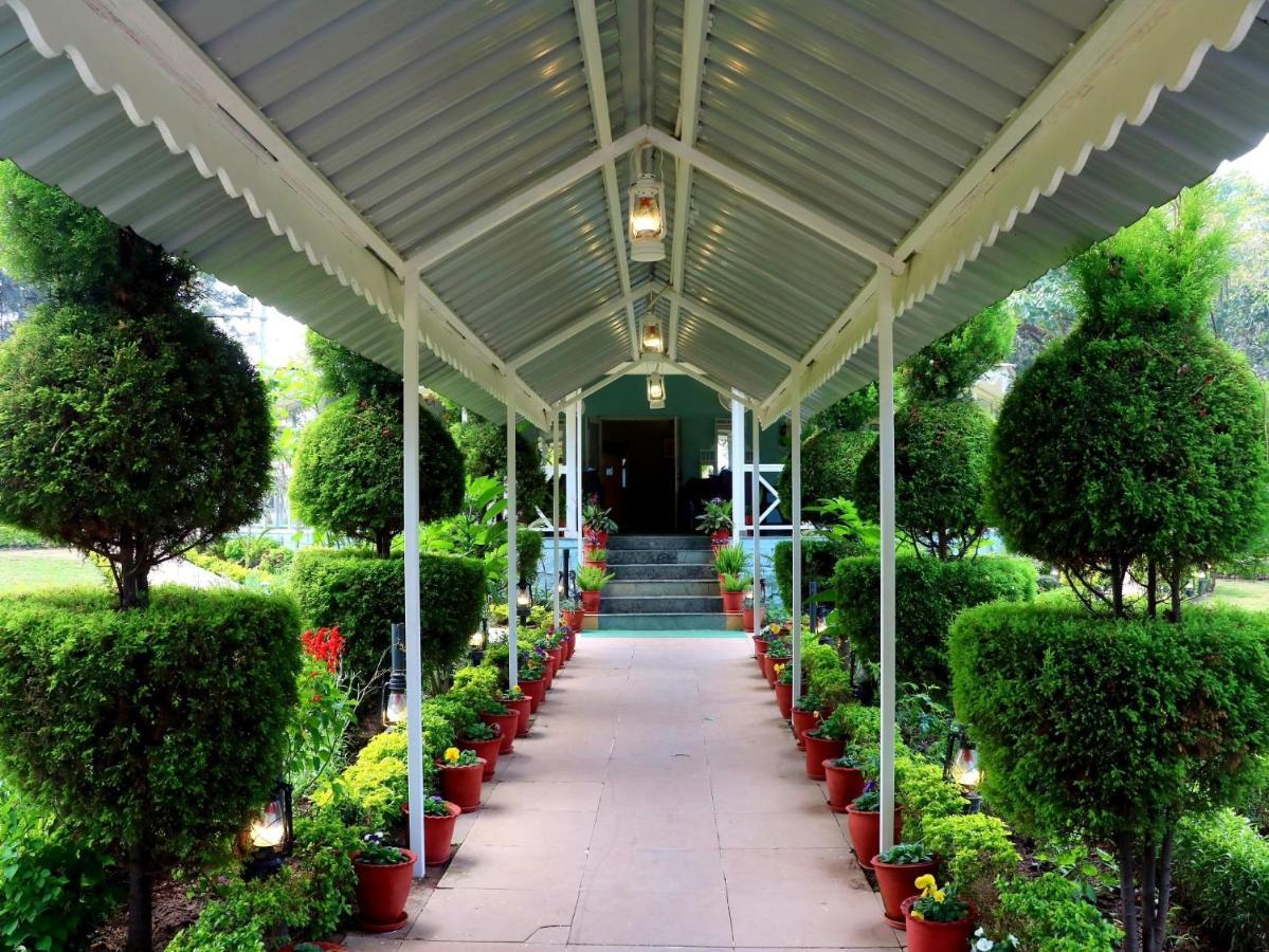 Greendale Resort Pachmarhi Exterior photo