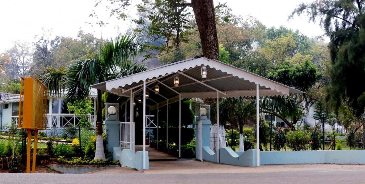 Greendale Resort Pachmarhi Exterior photo