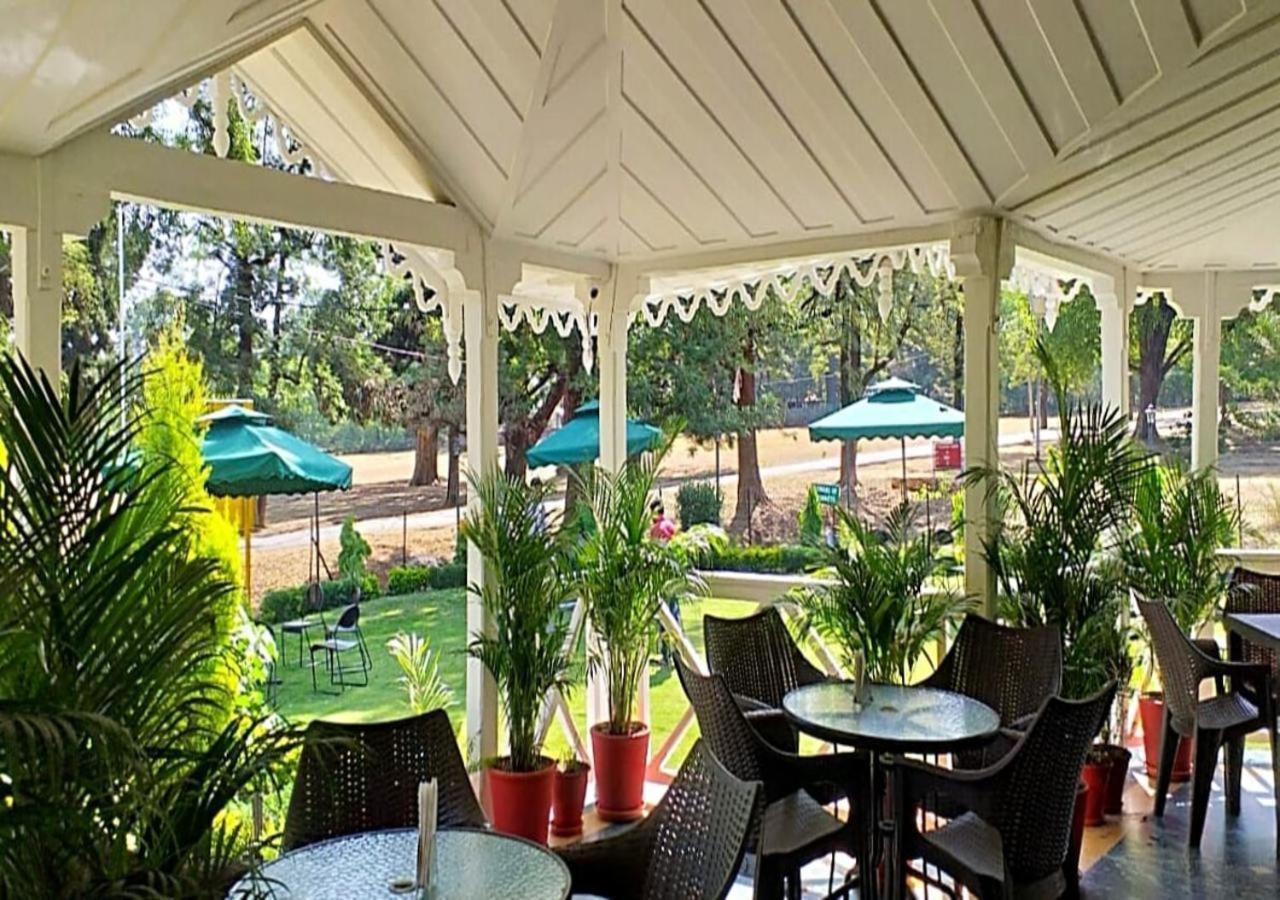 Greendale Resort Pachmarhi Exterior photo