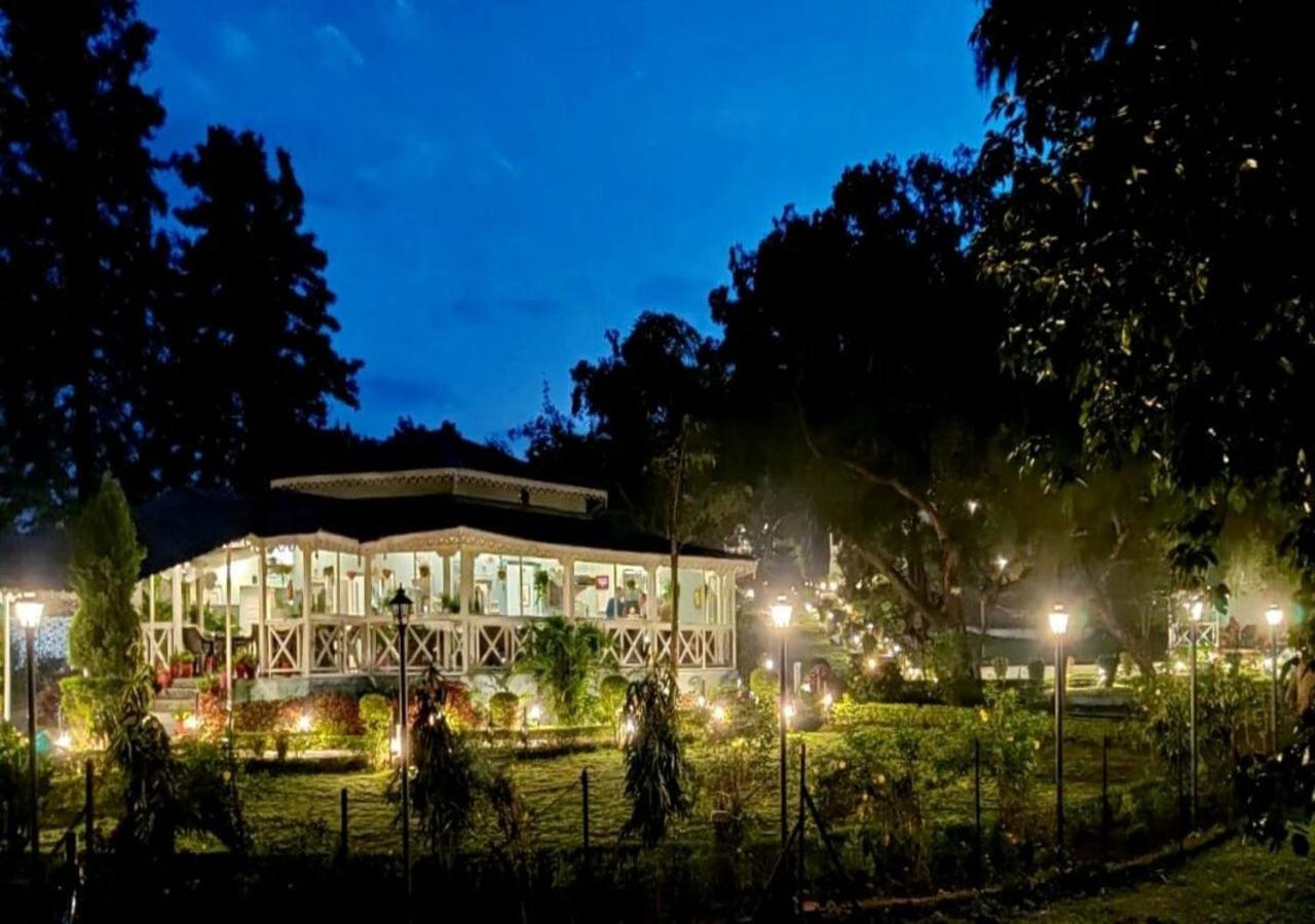 Greendale Resort Pachmarhi Exterior photo