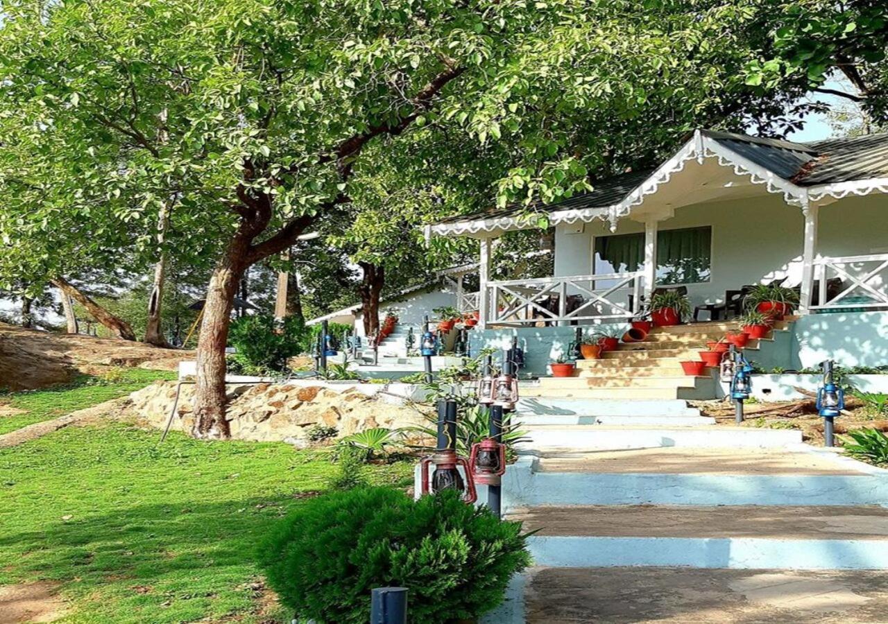 Greendale Resort Pachmarhi Exterior photo